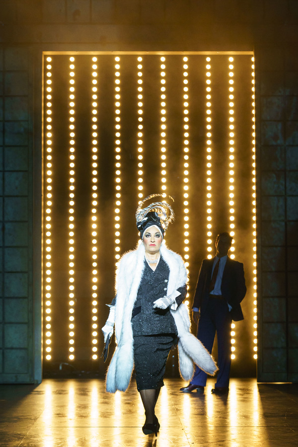 Photo Flash: First Look at Ria Jones, Danny Mac, and More in SUNSET BOULEVARD UK Tour Image