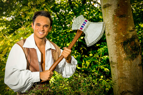 Photo Flash: Gareth Gates Launches Giant Panto JACK AND THE BEANSTALK in Wolverhampton Image