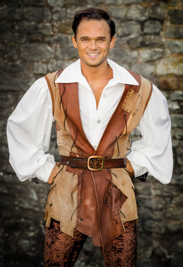 Photo Flash: Gareth Gates Launches Giant Panto JACK AND THE BEANSTALK in Wolverhampton 
