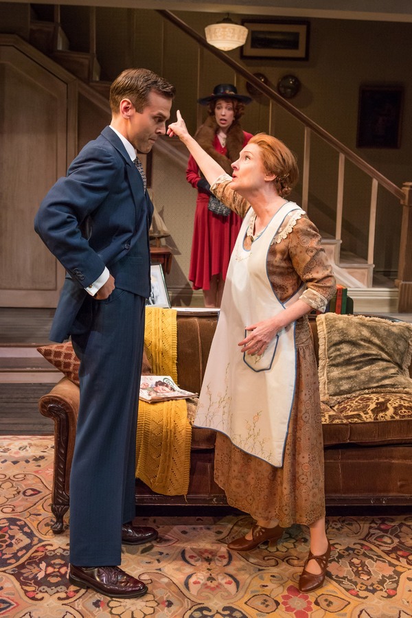 Photo Flash: First Look at Annette O'Toole and More in THE SHOW-OFF Off-Broadway Image