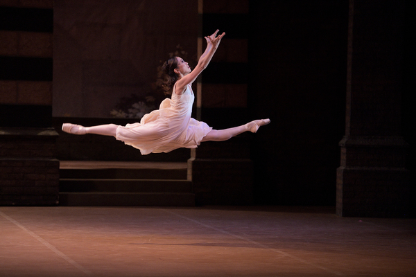 Photo Flash: Sneak Peek at English National Ballet's ROMEO AND JULIET Image