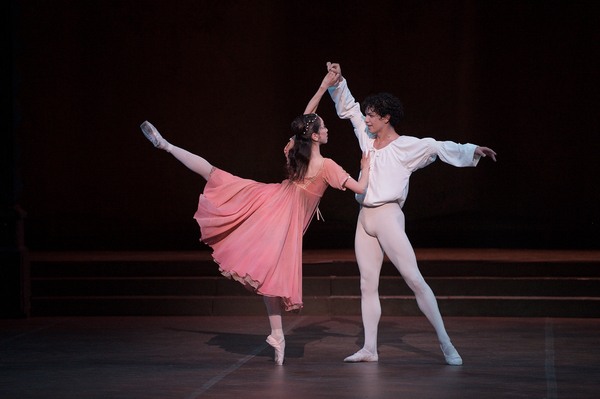 Photo Flash: Sneak Peek at English National Ballet's ROMEO AND JULIET Image