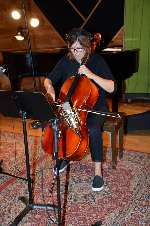 Deborah Assael (Cello) Photo