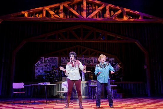 BWW Review: ALWAYS…PATSY CLINE Shines at The Merry – Go – Round Playhouse