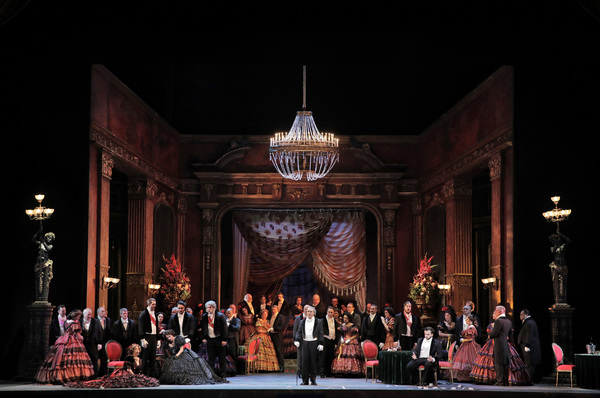 Photo Flash: San Francisco Opera Mounts LA TRAVIATA Image