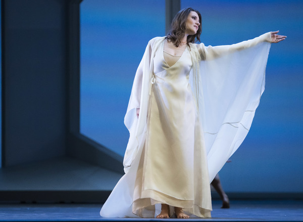 Photo Flash: ORPHEE ET EURYDICE Opens Tonight at Lyric Opera 