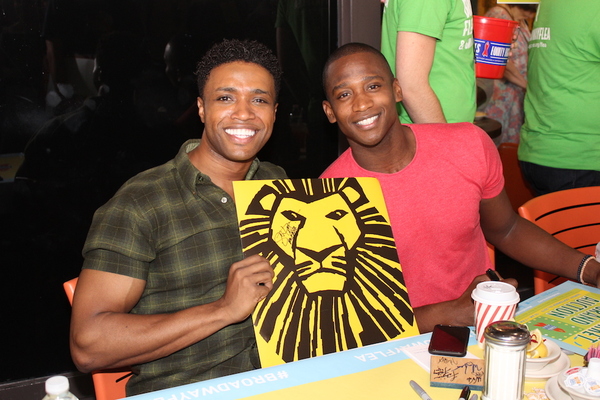 Photo Coverage: Meet the Celebrities at the 2017 BC/EFA Flea Market Autograph Table! Image