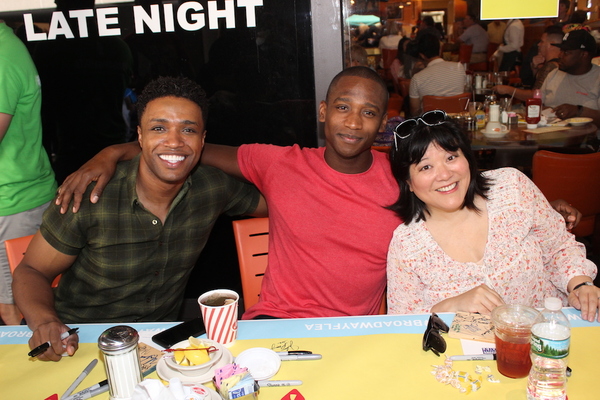Photo Coverage: Meet the Celebrities at the 2017 BC/EFA Flea Market Autograph Table! Image