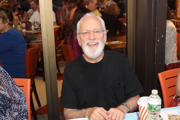 Photo Coverage: Meet the Celebrities at the 2017 BC/EFA Flea Market Autograph Table! Image
