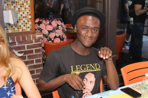 Photo Coverage: Meet the Celebrities at the 2017 BC/EFA Flea Market Autograph Table! Image