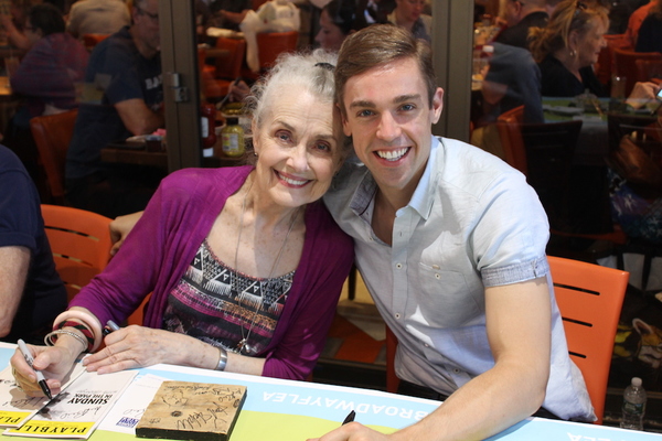 Photo Coverage: Meet the Celebrities at the 2017 BC/EFA Flea Market Autograph Table! Image