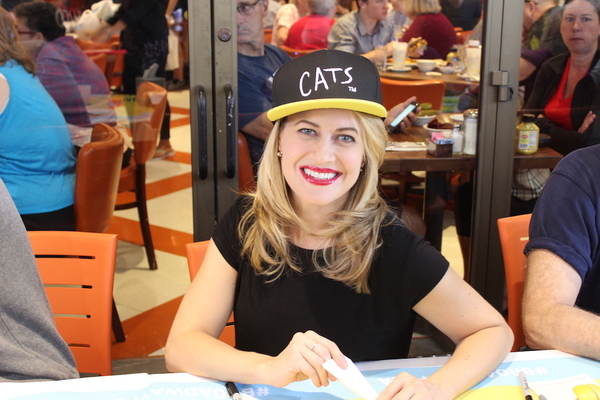 Photo Coverage: Meet the Celebrities at the 2017 BC/EFA Flea Market Autograph Table! Image