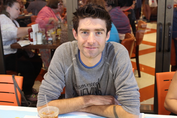 Photo Coverage: Meet the Celebrities at the 2017 BC/EFA Flea Market Autograph Table! Image