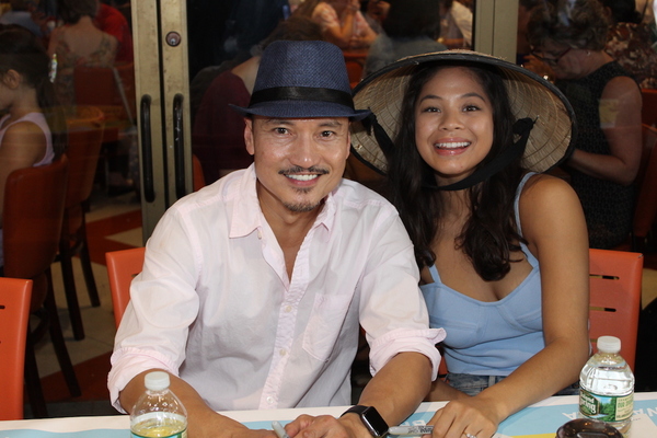Photo Coverage: Meet the Celebrities at the 2017 BC/EFA Flea Market Autograph Table! Image