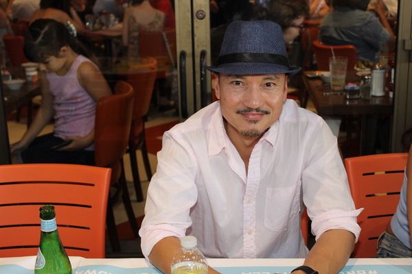 Photo Coverage: Meet the Celebrities at the 2017 BC/EFA Flea Market Autograph Table! Image