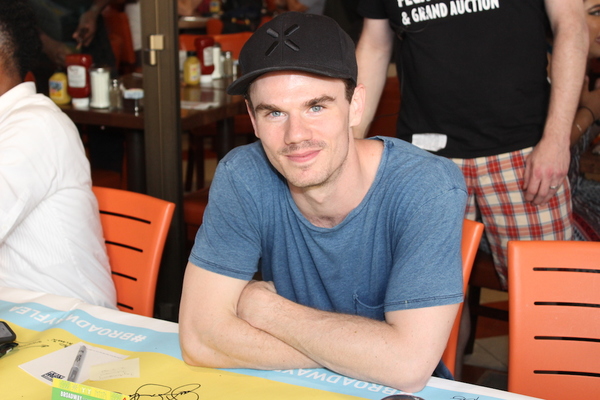 Photo Coverage: Meet the Celebrities at the 2017 BC/EFA Flea Market Autograph Table! Image