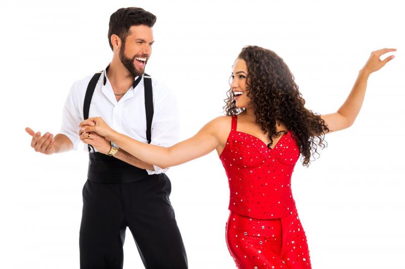 Review: Latin Rhythms Overcome ON YOUR FEET Shortfalls at Shea's Buffalo Theatre Image