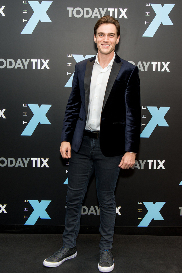 Photo Flash: Aaron Tveit, Laura Osnes and More Celebrate TodayTix's New 'The X Magazine' Image