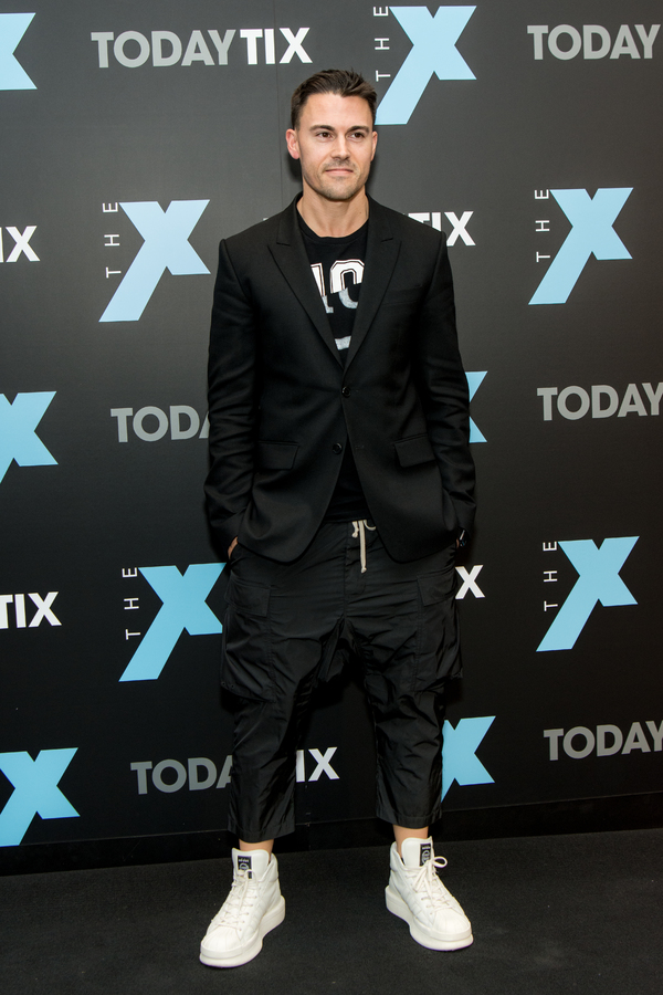 Photo Flash: Aaron Tveit, Laura Osnes and More Celebrate TodayTix's New 'The X Magazine' Image