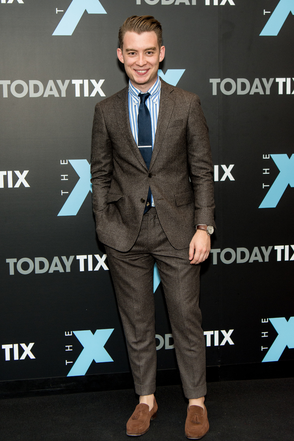 Photo Flash: Aaron Tveit, Laura Osnes and More Celebrate TodayTix's New 'The X Magazine' Image