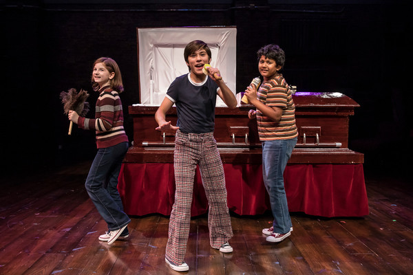 Photo Flash: First Look at FUN HOME at Victory Gardens Image