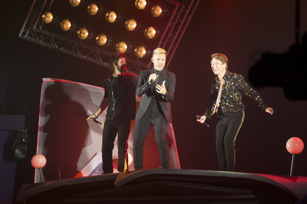 Photo Flash: Take That, Lulu and Company Celebrate Tim Firth's New Musical THE BAND on Opening Night Image