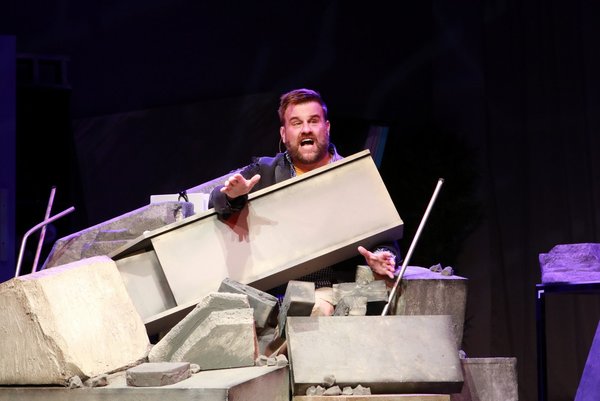 Photo Flash: First Look at I HATE MUSICALS at Ivoryton Playhouse Image