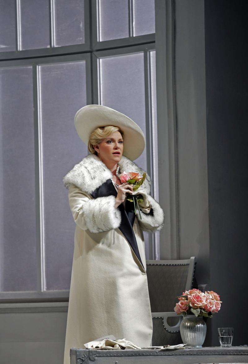Interview: Soprano Erin Wall Prepares for COC's ARABELLA Image