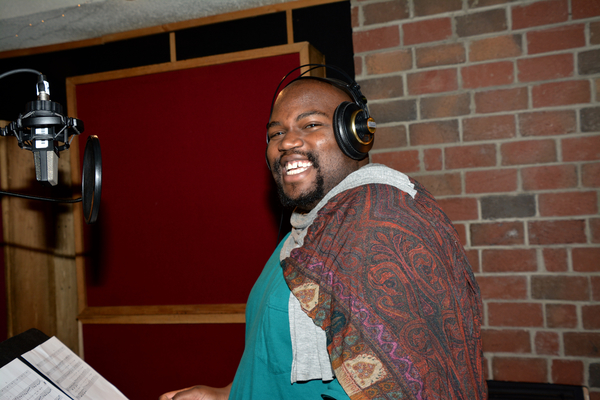 Exclusive Photo Coverage: ALADDIN Cast Gets Joyful and Triumphant with Carols For A Cure Image