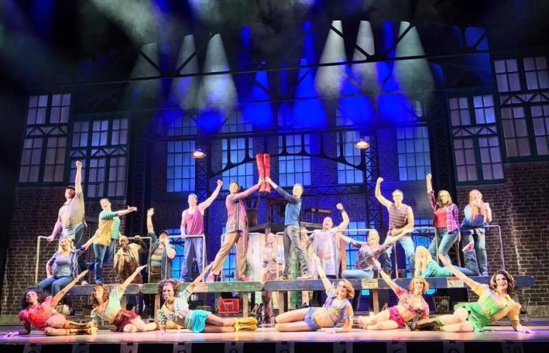 Review: KINKY BOOTS at Starlight Theatre Image