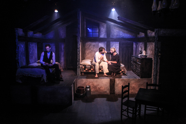 Photo Flash: Interrobang Theatre Project's FOXFINDER Gets Midwestern Premiere Image