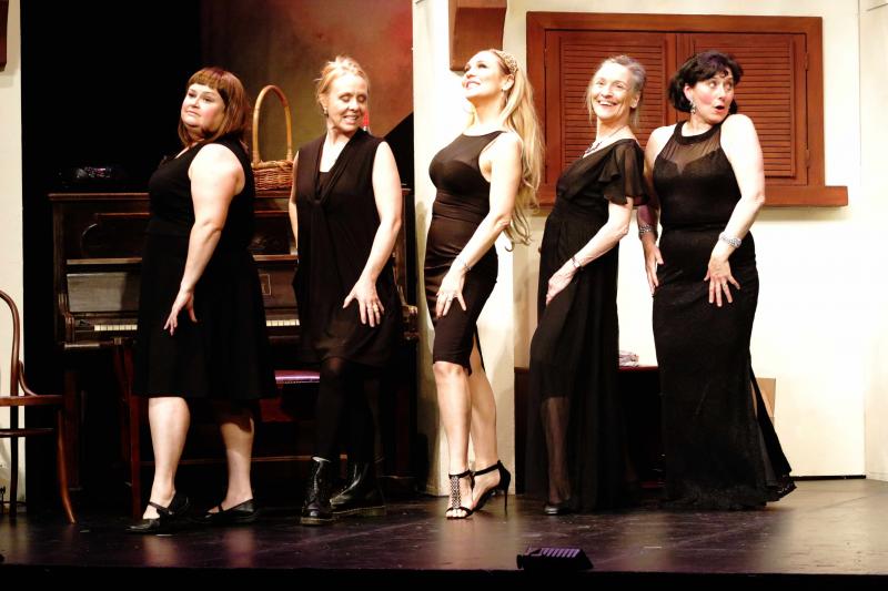 Review: CALENDAR GIRLS at Athenaeum Theatre Image