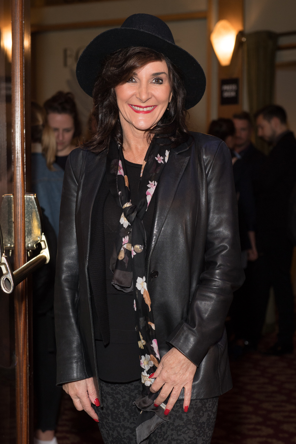 Photo Flash: Inside ANNIE Gala Night at the Piccadilly Theatre Image