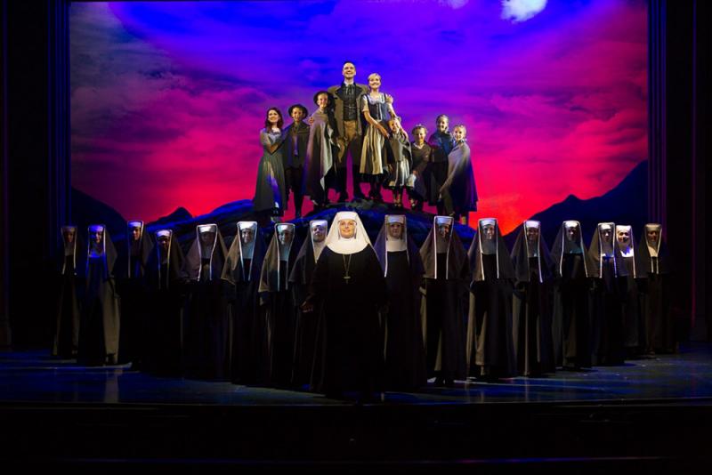 Bww Review The Sound Of Music Makes Your Heart Sing