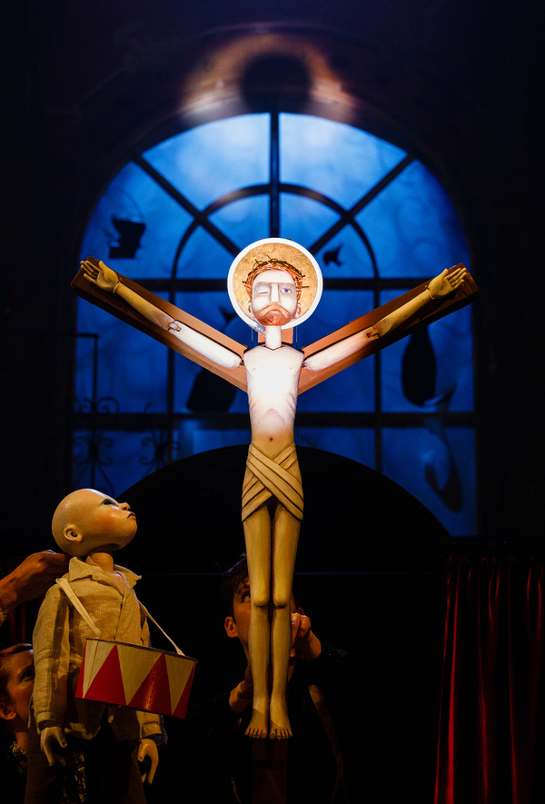 Kneehigh Kicks Off UK Tour of THE TIN DRUM Tonight Image