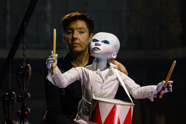 Kneehigh Kicks Off UK Tour of THE TIN DRUM Tonight Image