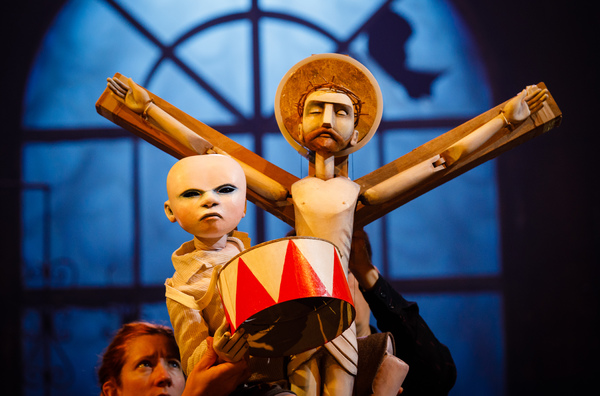 Kneehigh Kicks Off UK Tour of THE TIN DRUM Tonight Image