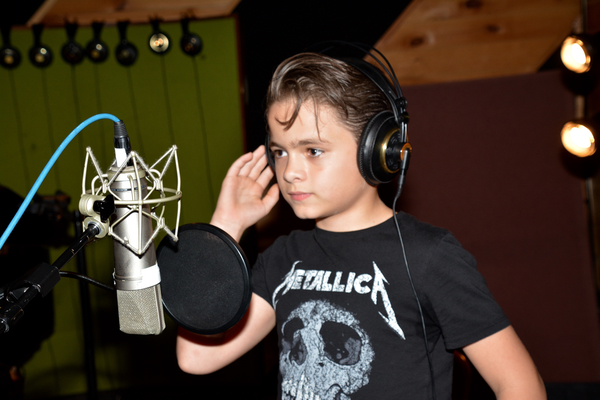 Exclusive Photo Coverage: A BRONX TALE Rings in the Holiday Season with Carols For A Cure! Image
