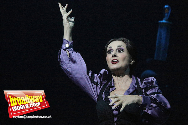 Photo Coverage: It's Alive! First Look at YOUNG FRANKENSTEIN in the West End Image
