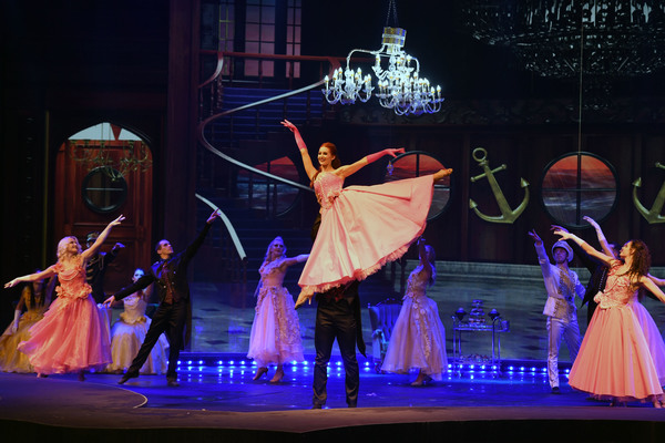 Photo Flash: WOW - WORLD OF WONDER Makes a Splash at the Rio on Opening Night Image