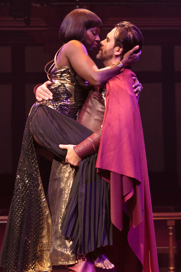 Photo Flash: First Look at ANTONY & CLEOPATRA at Folger Theatre Image