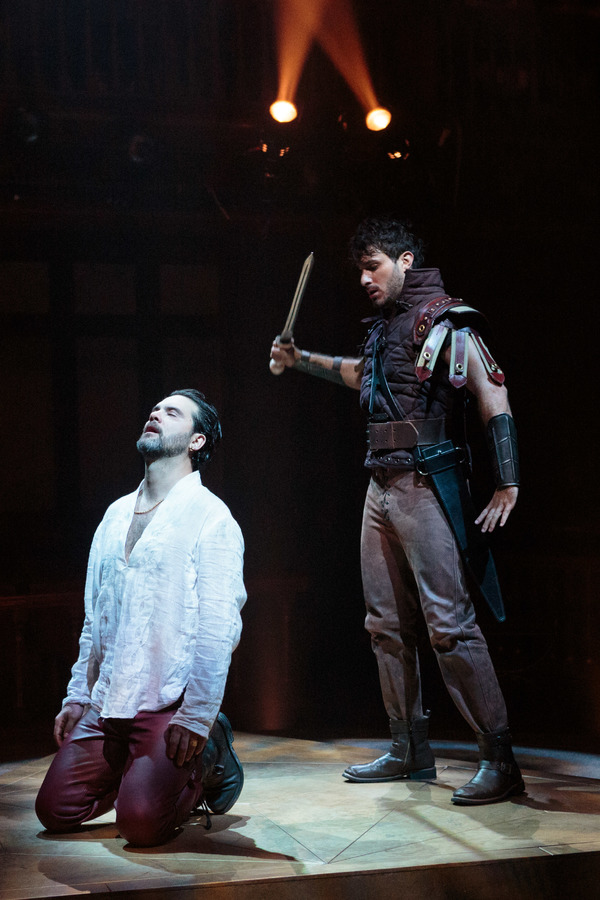 Photo Flash: First Look at ANTONY & CLEOPATRA at Folger Theatre Image