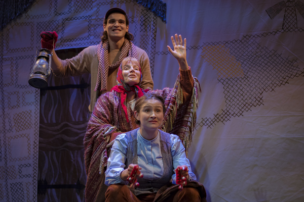 Photo Flash: First Look at BELLO at Young People's Theatre Image