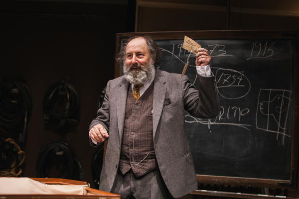 Photo Flash: First Look at Arye Gross in UNDERNEATH THE LINTEL at the Geffen Image