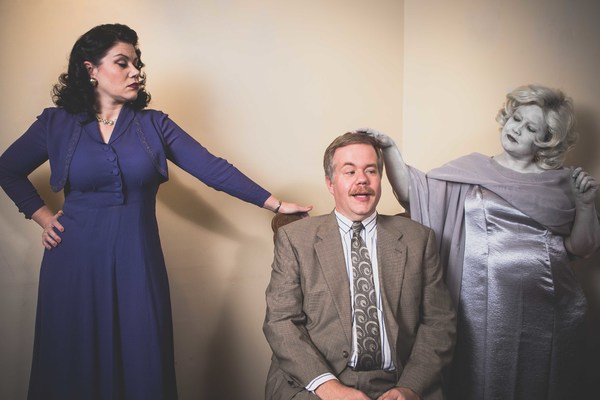 Ruth Condomine (Deya Ozburn), Charles Condomine (Jed Slaughter) & Elvira Condomine (B Photo