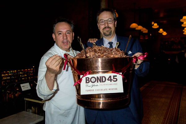 Photo Coverage: CHARLIE AND THE CHOCOLATE FACTORY Celebrates 200 Performances with a Mountain of Mousse! Image