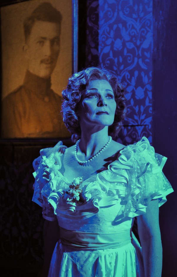 Photo Flash: Sierra Rep Presents THE GLASS MENAGERIE Image