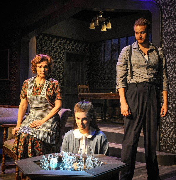 Photo Flash: Sierra Rep Presents THE GLASS MENAGERIE Image