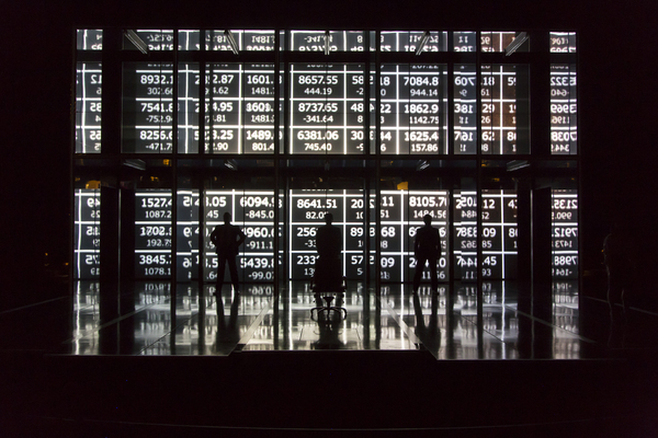 A scene from the Lincoln Center Theater production of JUNK by Ayad Akhtar Photo