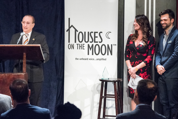 Photo Flash: R. Erin Craig and David Rothenberg Honored at Houses on the Moon Theater Company's AMPLIFY 2017 Benefit Image